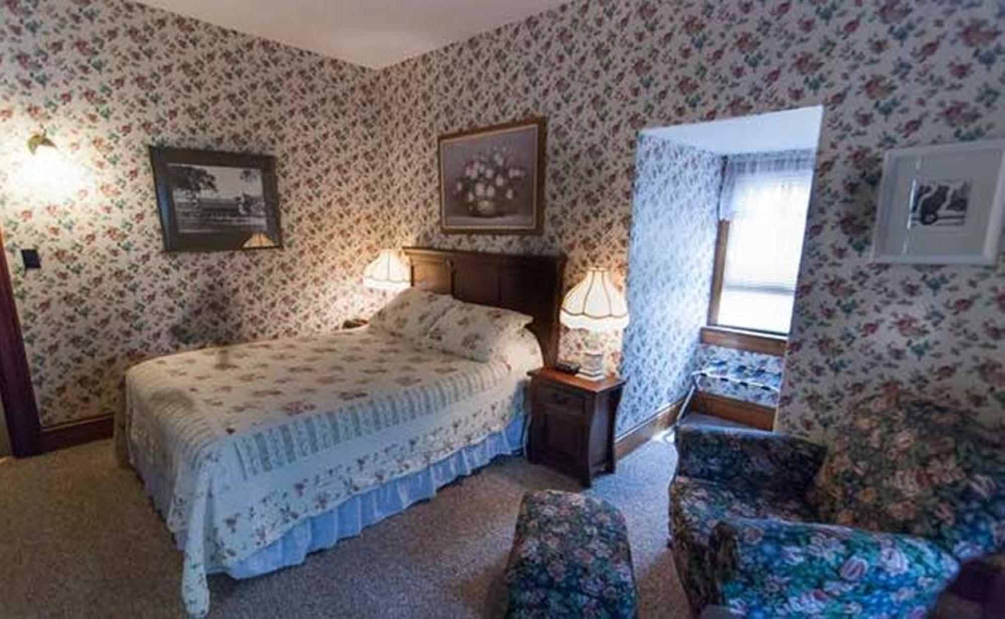 פרדריקטון Carriage House Inn מראה חיצוני תמונה