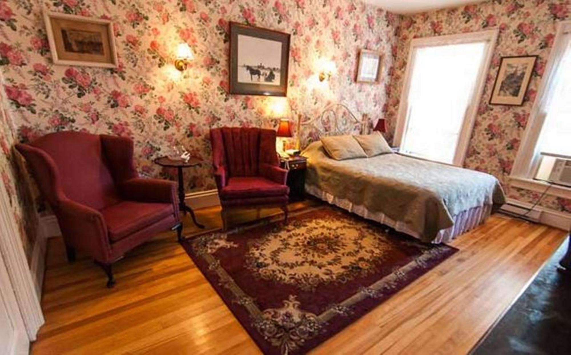 פרדריקטון Carriage House Inn מראה חיצוני תמונה