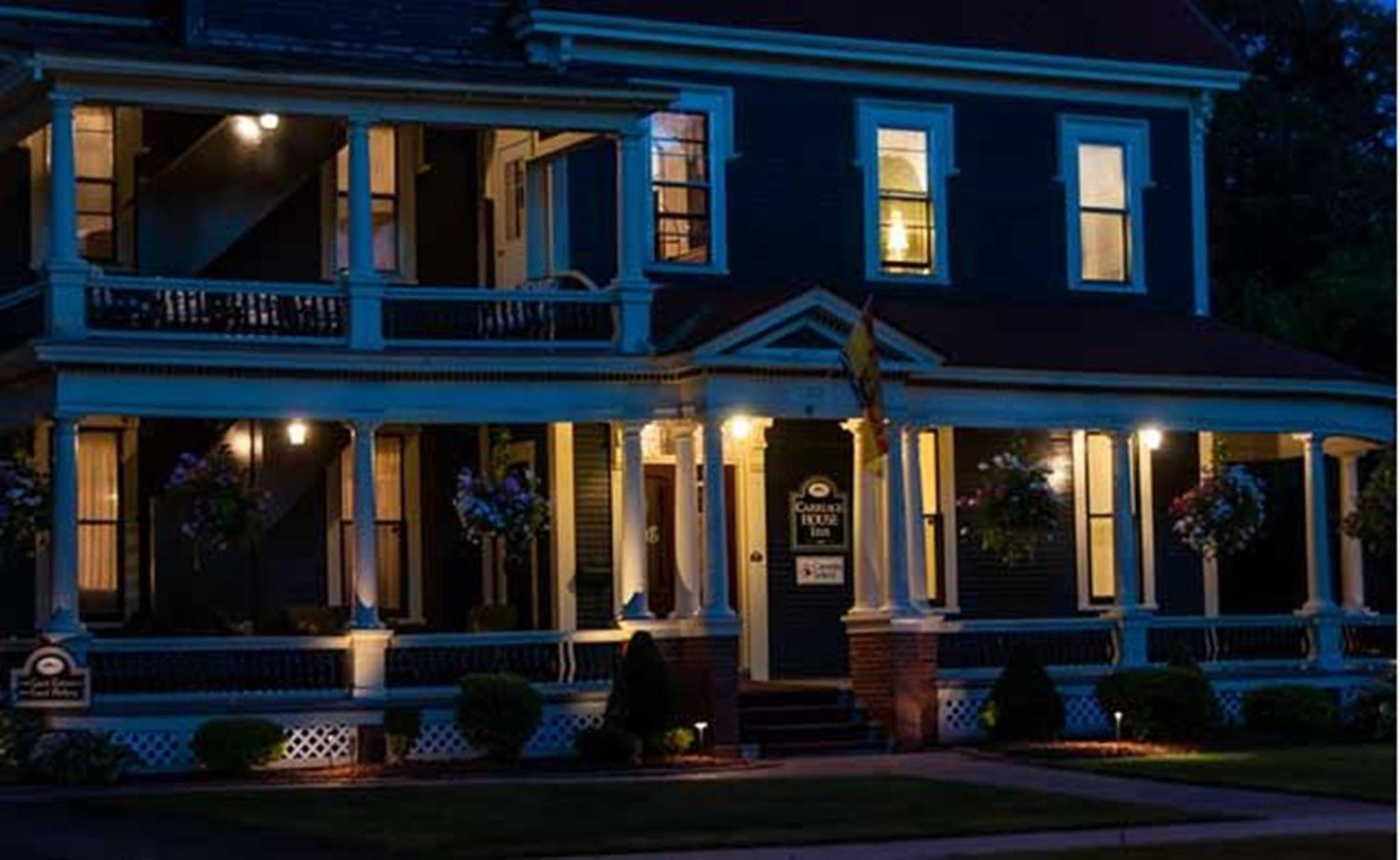 פרדריקטון Carriage House Inn מראה חיצוני תמונה