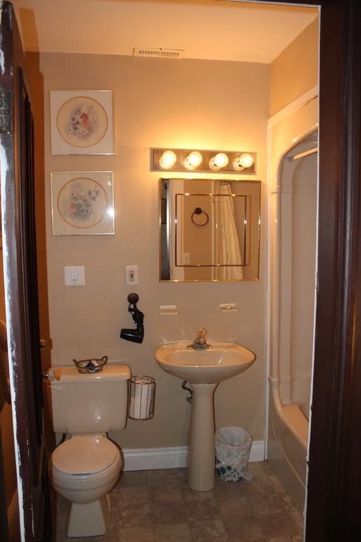 פרדריקטון Carriage House Inn מראה חיצוני תמונה