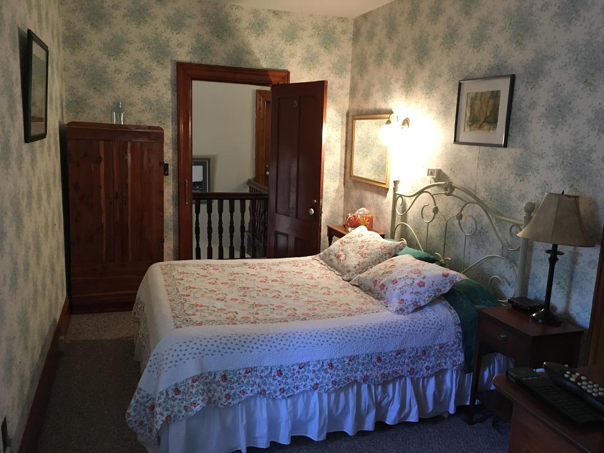 פרדריקטון Carriage House Inn מראה חיצוני תמונה